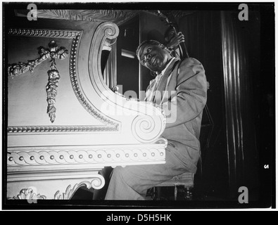 [Porträt von Erroll Garner, New York, N.Y., zwischen 1946 und 1948] (LOC) Stockfoto