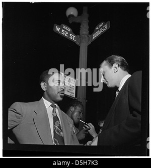 [Porträt von Dizzy Gillespie, 52nd Street, New York, N.Y., zwischen 1946 und 1948] (LOC) Stockfoto