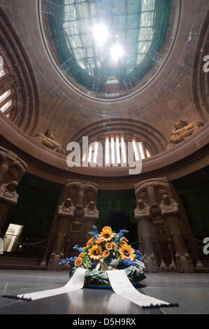 Die Krypta und das Pantheon in die Völkerschlacht-Denkmal in Leipzig, Deutschland, 2. Februar 2010 abgebildet. Förderverein der Gedenkstätte möchte 6,5 Millionen Euro an Spenden für die Sanierung der Gedenkstätte bis zum Jahr 2013 zu sammeln. Im Jahre 1813 kämpften Truppen aus Preußen, Russland, Schweden und Österreich gegen Napoleon in der Völkerschlacht. Foto: PETER ENDIG Stockfoto