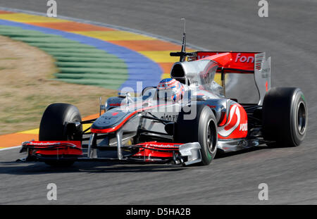 Briten Jenson Button, McLaren Mercedes während der Vorsaison-tests bei "Circuito De La Comunitat Valenciana" Rennstrecke in Valencia, Spanien, 02 Februar 2010. Die Testfahrten sind der Anfang der Saison kurzen Test, vor dem Start der Formel-1-Saison 2010 in Bahrain am 14. März 2010. Foto: Jens Büttner Stockfoto