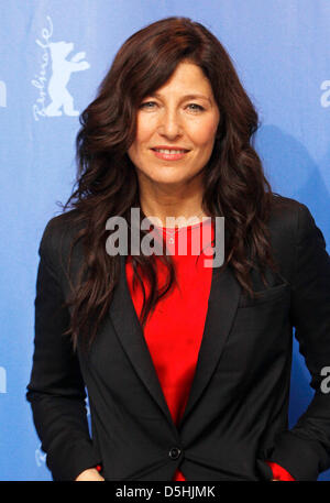 US-Schauspielerin Catherine Keener besucht die Photocall zum Film "Gib bitte" läuft im Wettbewerb bei der 60. Berlinale Internationalen Filmfestspiele in Berlin, Deutschland, 16. Februar 2010. Das Festival läuft bis zum 21. Februar 2010. Foto: Hubert Boesl Stockfoto