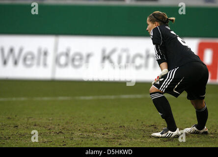 Fußball-DFB-Frauen, Deutschland - Nordkorea bin Mittwoch (17.02.2010) in der MSV-Arena in Duisburg. Sterben Sie die Deutsche Lisa Weiß. Foto: Roland Weihrauch Dpa/lnw Stockfoto