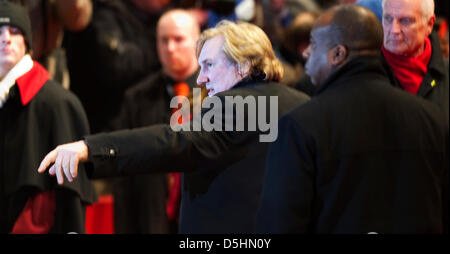 Französischer Schauspieler Gérard Depardieu kommt für die Premiere des Films "Mammuth" läuft im Wettbewerb bei der 60. Berlinale Internationalen Filmfestspiele in Berlin, Deutschland, Freitag, 19. Februar 2010. Das Festival läuft bis zum 21. Februar 2010. Foto: Arno Burgi Dpa/lbn Stockfoto