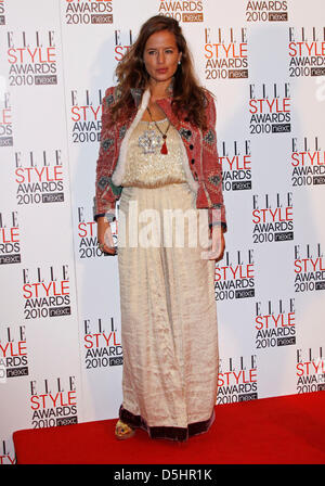 Jade Jagger Modell kommt bei ELLE Style Awards 2010 im Grand Connaught Rooms in London, Großbritannien, 22. Februar 2010. Jährliche Preisverleihung das Modemagazin deckt sich mit der London Fashion Week und erkennt Persönlichkeiten aus der Welt der Mode und Unterhaltung. Foto: Hubert Boesl Stockfoto