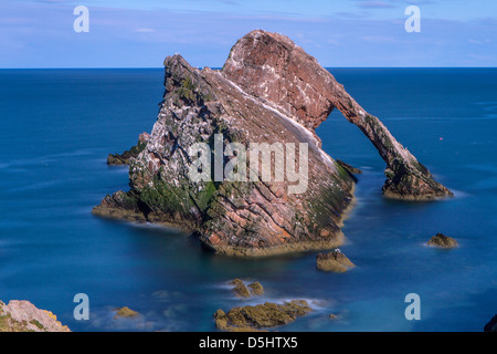 Bowfiddle Rock, Portnockie in Abderdeensire Stockfoto