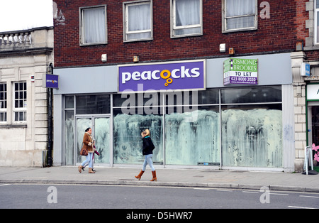 Pfauen in High Street im Portswood Bezirk von Southampton Hampshire UK Shop geschlossen Stockfoto