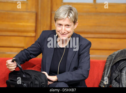 US-amerikanische Philosophin Judith Butler kümmert sich die Diskussion "Bedeutet Zionismus gehören zum Judentum" im jüdischen Museum in Berlin, Deutschland, 15. September 2012. Butler erhielt früher Theodor W. Adorno Prize. Foto: Oliver Mehlis Stockfoto