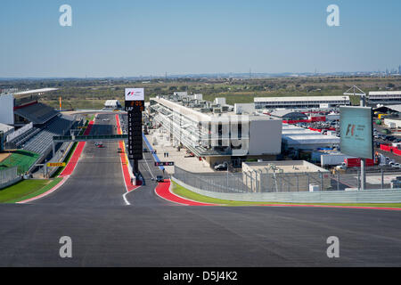 Blick aus der ersten Kurve im Boxengebäude und Tribüne dem Circuit of The Americas in Austin, Texas, USA, 14. November 2012. Die Formel 1 United States Grand Prix statt findet am 18. November 2012. Foto: David Ebener Dpa +++(c) Dpa - Bildfunk +++ Stockfoto