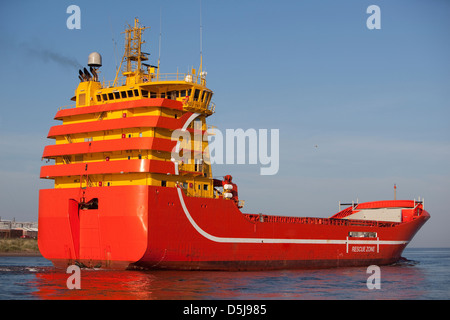 Öl-Versorgungsmaterial-Schiff-Schottland Stockfoto