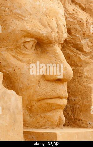 Brighton, UK. 3. April 2013. Brighton Sand Sculpture Festival 2013: Beethoven, von Bildhauer Radovan Živný, aus der Tschechischen Republik. Bildnachweis: Andrew Hasson / Alamy Live News Stockfoto