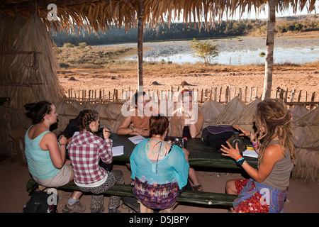 Madagaskar, Betrieb Wallacea, Matsedroy Feld Studie camp, Student Schulreferat Stockfoto