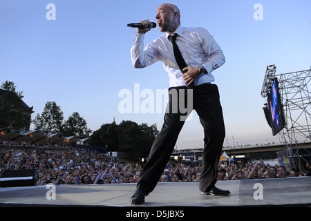 Der Graf Ufer aka Bernd Heinrich Graf von Unheilig live Fluss Elbe Durchführung im Rahmen der Veranstaltung "Filmnaechte am Elbufer". Stockfoto