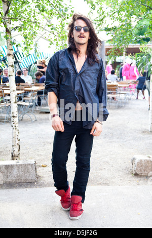 Darius Voltra bei FIRMA Fashion show im Club Berghain während Mercedes-Benz Fashion Week Berlin Frühjahr/Sommer. Berlin, Stockfoto