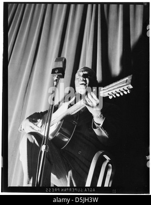 [Porträt von Leadbelly, National Press Club, Washington, D.C., von 1938 bis 1948] (LOC) Stockfoto