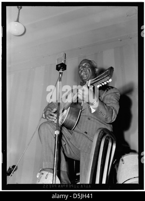 [Porträt von Leadbelly, National Press Club, Washington, D.C., von 1938 bis 1948] (LOC) Stockfoto