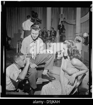 [Portrait von Gene Williams, Fran Warren, Willie Wechsler, Micky Folus, Lee Konitz, Bill Bushing, and Joe Shulman, Columbia Pictures Studio, The Making of Beautiful Doll, New York, N.Y., Ca. Sept. 1947] (LOC) Stockfoto