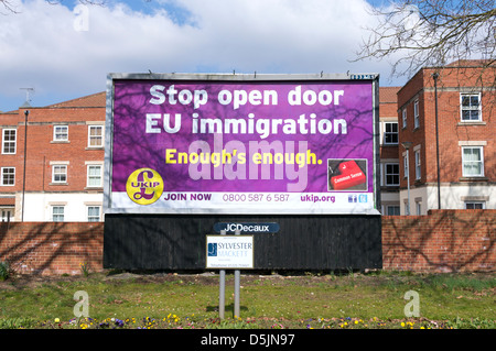 United Kingdom Independence Party UKIP Poster auf große am Straßenrand Plakatwerbung ihre Ansichten zur EU-Einwanderungspolitik Stockfoto