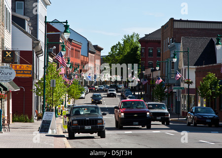 Rockland, Maine, Main Street, primäre Geschäftsviertel der kleinen Hafenstadt New England. Stockfoto