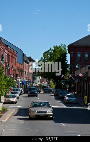 Rockland, Maine, Main Street, primäre Geschäftsviertel der kleinen Hafenstadt New England. Stockfoto