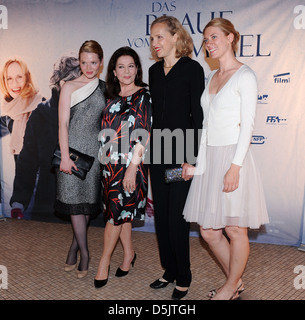 Karoline Herfurth, Hannelore Elsner, Juliane Koehler, Juta Vanaga an der Berlin-premiere von "Das Blaue Vom Himmel" im Astor Stockfoto
