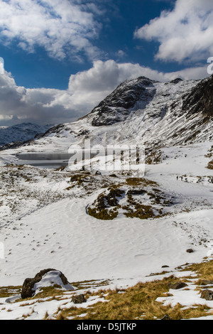 Winter im englischen Lake District - eine klassische Ansicht Pavey Arche Stockfoto