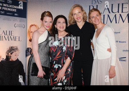 Karoline Herfurth, Hannelore Elsner, Juliane Koehler und Juta Vanaga an der Berlin-premiere von "Das Blaue Vom Himmel" im Astor Stockfoto