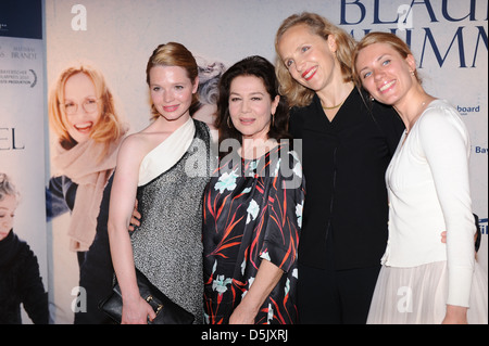 Karoline Herfurth, Hannelore Elsner, Juliane Koehler und Juta Vanaga an der Berlin-premiere von "Das Blaue Vom Himmel" im Astor Stockfoto