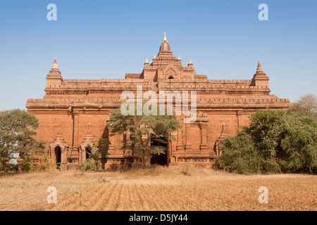 Pyathatgyi Tempel, auch bekannt als Pyathadar-Tempel in der Nähe von Minnanthu, Bagan, Myanmar (Burma) Stockfoto