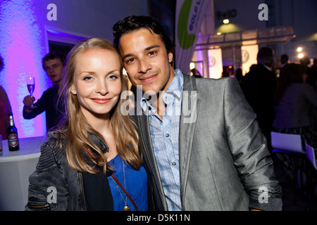 Janin Reinhardt und Kostja Ullmann auf der Studio Hamburg Nachwuchspreis 2011 Freund vergibt bei Studio Hamburg. Hamburg, Stockfoto