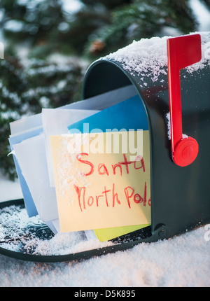 Brief an den Weihnachtsmann im Postfach Stockfoto