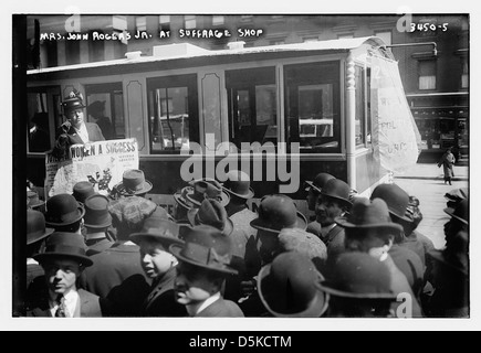 Mrs John Rogers Jr.--im Wahlrecht Shop (LOC) Stockfoto