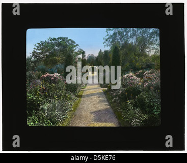 Eine Fotografie des Chailey-Hauses, entworfen von Charles William Moseley, in Newburyport, Massachusetts. Das Bild hebt den architektonischen Stil und die umliegende Parklandschaft hervor. Stockfoto