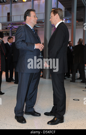 Guido Westerwelle und Dr. Manfred Balz Steering Committee Telekom bei Manager-meeting bearbeitendeutsche Telekom im Atrium. Berlin, Deutschland