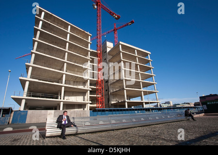 Verlassen die Räumlichkeiten des geplanten neuen Hauptsitzes der Anglo Irish Bank am Spencer Dock, Dublin, Irland. Stockfoto