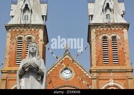 Saigon Notre-Dame-Basilika Basilika unserer lieben Frau von der Unbefleckten Empfängnis ist ein 19. Jahrhundert römisch-katholische Basilika Stockfoto