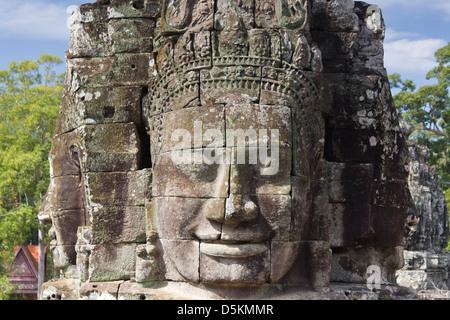 Angkor Wat ist ein Tempel UNESCO World Heritage Site. Angkor Thom ist ein Tempel Bayon-Stil. Geschnitztes Flachrelief. Stockfoto