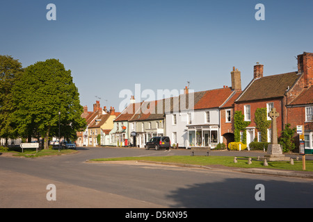 VEREINIGTES KÖNIGREICH; NORFOLK; ENGLAND; BURNHAM MARKET; DORF; SOMMER; NORTH NORFOLK; Stockfoto