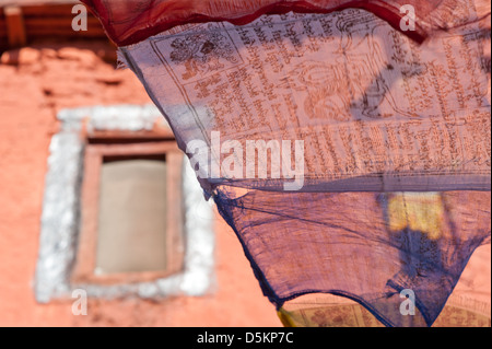 In der Nähe der tibetischen Gebetsfahnen im Leh, Jammu und Kaschmir. Indien. Stockfoto