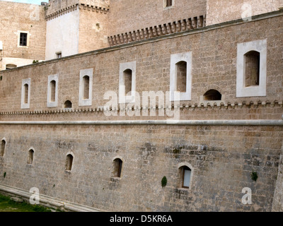 Corigliano Hartweizenpasta LE - Burg - Castello de' Monti Stockfoto