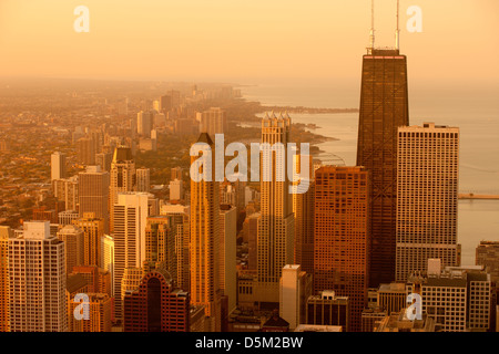 JOHN HANCOCK TOWER SKYLINE DER INNENSTADT VON MID AMERICA CLUB IM ZENTRUM VON AON CENTER CHICAGO ILLINOIS USA Stockfoto
