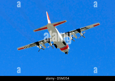 US Coast Guard Lockheed C130 weiträumige Suchflugzeug in den Himmel über Florida Stockfoto