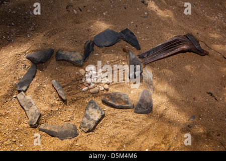 Madagaskar, Nosy Be, Marodokana, Strand-Gitarre Kunstskulptur hergestellt aus Fundstücken Stockfoto