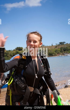 Madagaskar, Nosy Be, Marodokana, lächelnd Betrieb Wallacea lächelnd, Tauchen Schüler Stockfoto