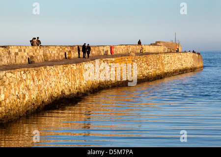 Der Hafen in St Andrews bei Sonnenuntergang Fife Schottland Stockfoto