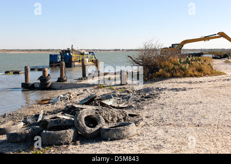 Hydraulischen Absaugung Dredge schaffen Lebensraum für Wildtiere. Stockfoto