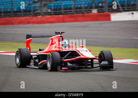 Silverstone Circuit Northamptonshire, UK. 4. April 2013. 2013 GP3 Serie letzten Vorsaison Test Tag 2 #16 Dino Zamparelli (GBR) - Marussia Manor Racing. Bildnachweis: Aktion Plus Sportbilder / Alamy Live News Stockfoto