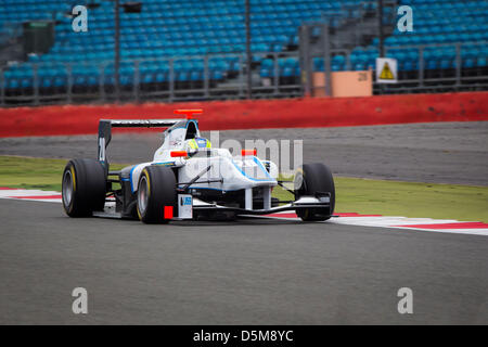 Silverstone Circuit Northamptonshire, UK. 4. April 2013. 2013 GP3 Serie letzten Vorsaison Test Tag 2 #20 Felipe Guimaraes (ESP) - Bamboo Engineering. Bildnachweis: Aktion Plus Sportbilder / Alamy Live News Stockfoto