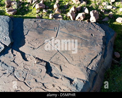Prähistorische Felszeichnungen in Oukaimeden Skigebiet im hohen Atlas-Gebirge in Marokko Stockfoto