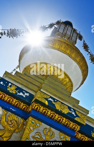 tibetischen Gompa in Sunbeam Licht Stockfoto