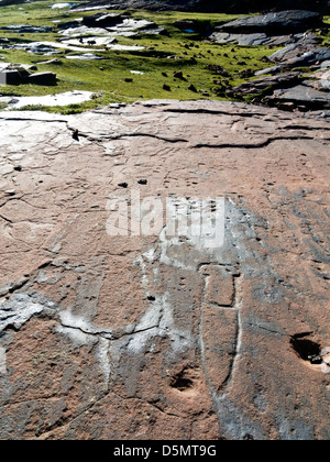 Prähistorische Felszeichnungen in Oukaimeden Skigebiet im hohen Atlas-Gebirge in Marokko Stockfoto